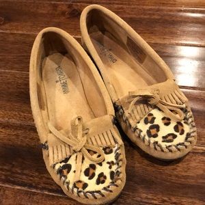 Minnetonka cheetah print moccasins🐆🖤